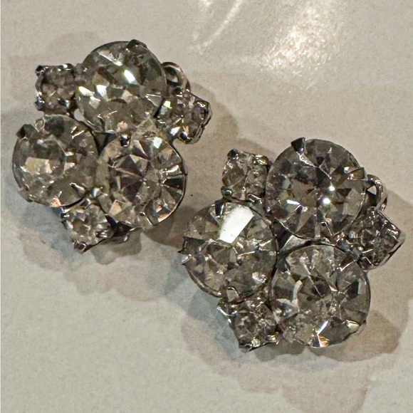 Jewelry - Elegant Silver Crystal Earrings